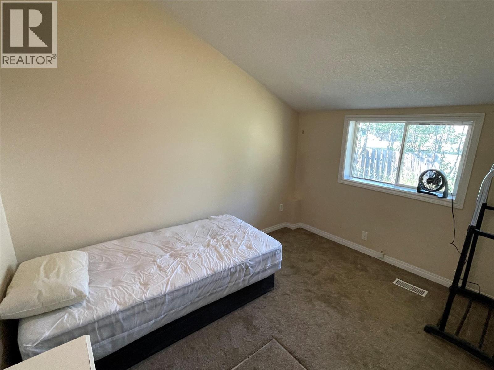 10744 17 Street, Dawson Creek