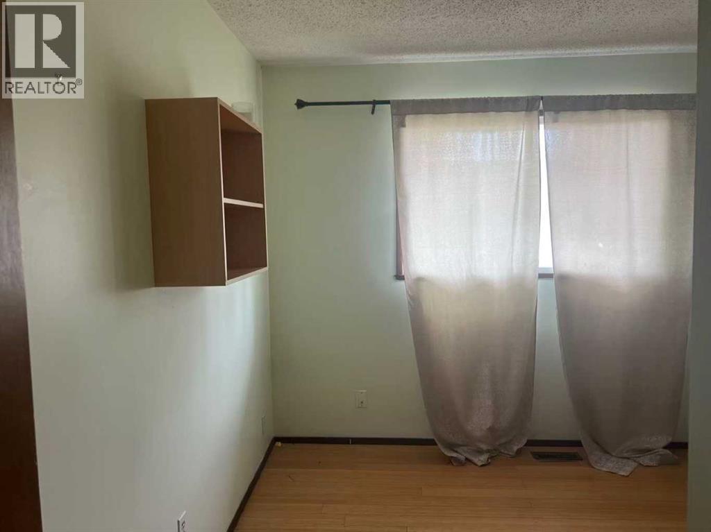 Single Family House for Sale in  Valhalla Crescent NW Varsity Calgary 