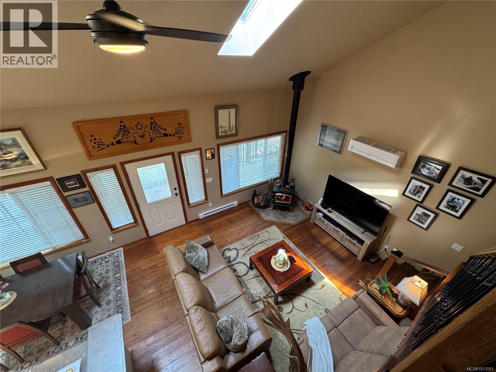 714 Charter Rd, Mayne Island