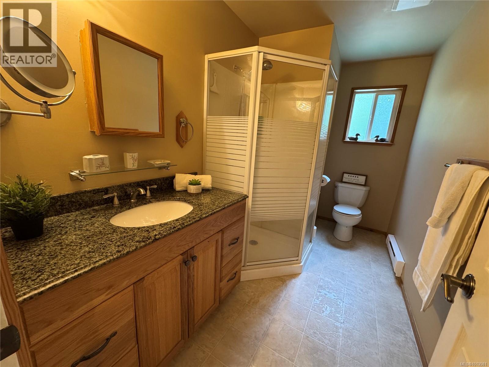 714 Charter Rd, Mayne Island