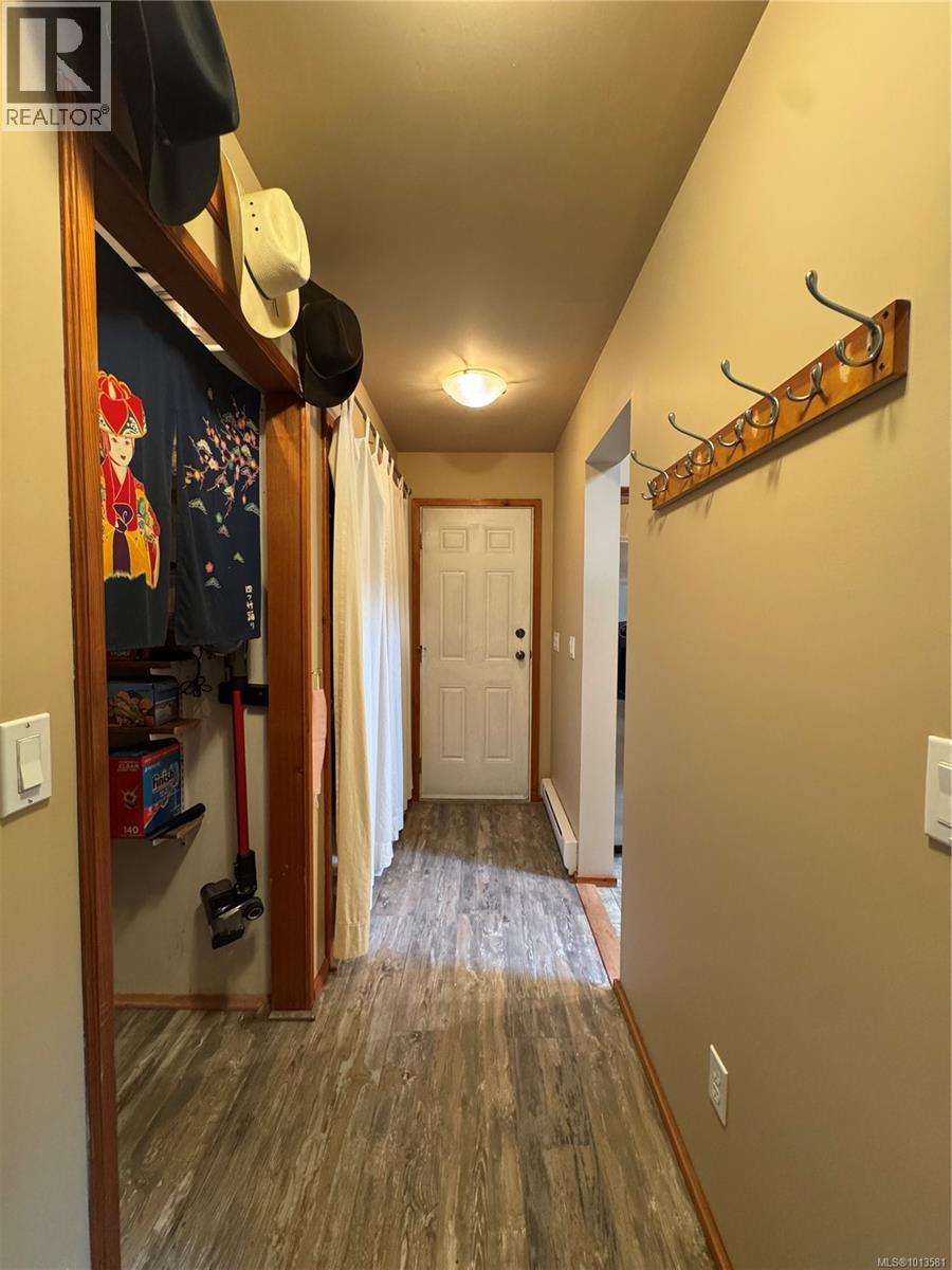 714 Charter Rd, Mayne Island
