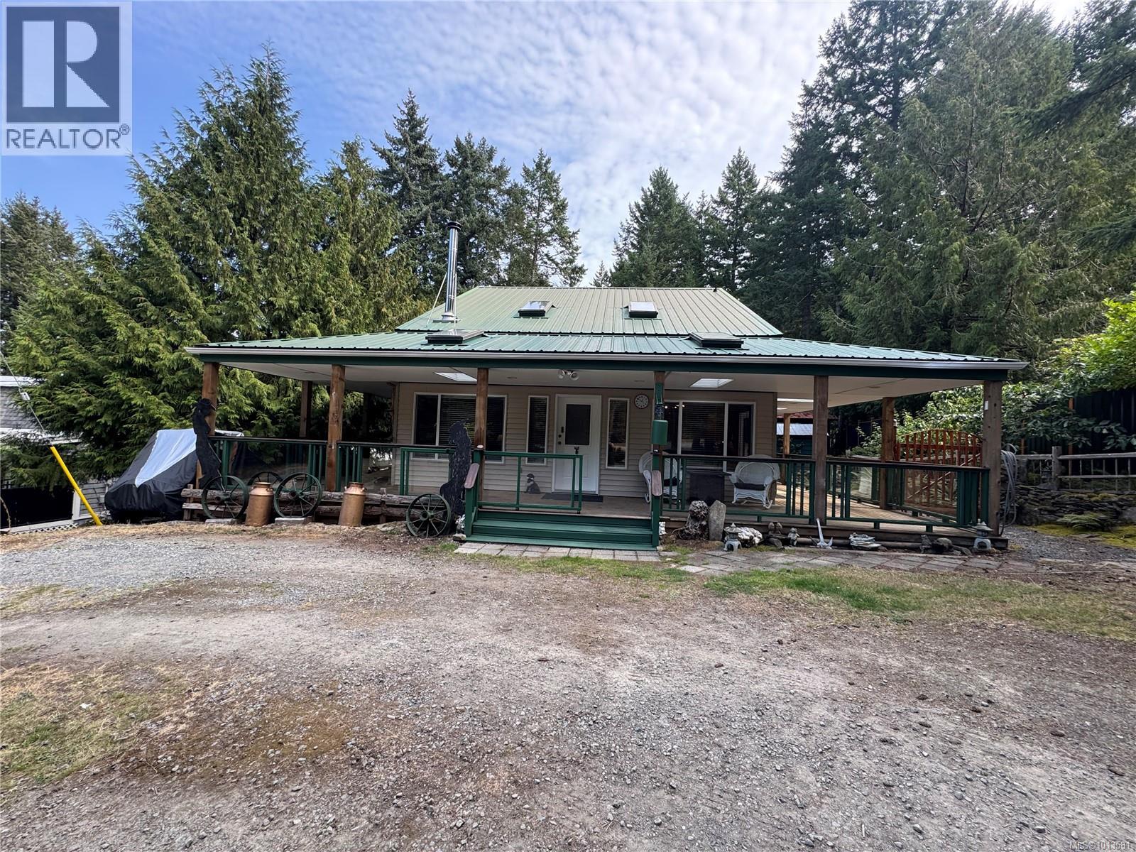 714 Charter Rd, Mayne Island