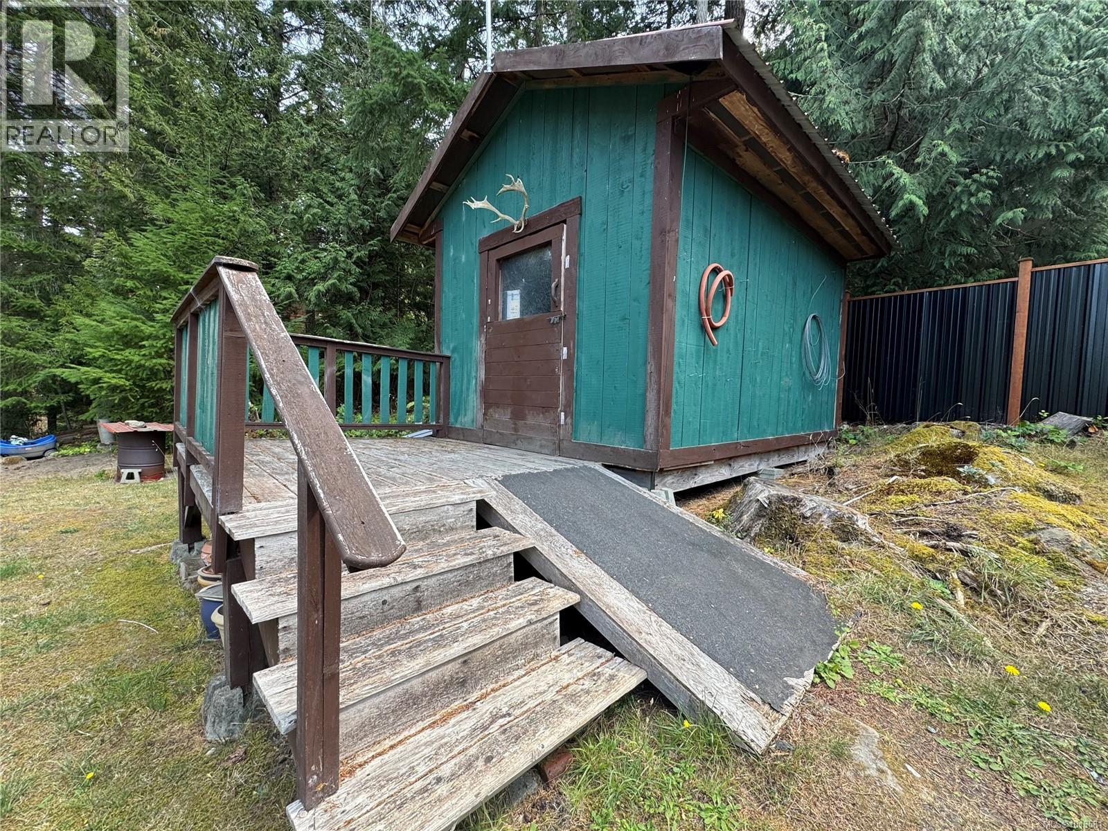 714 Charter Rd, Mayne Island