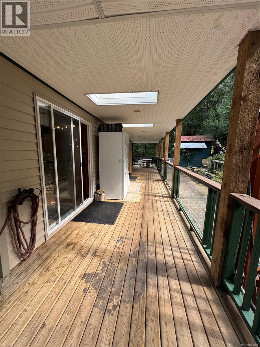 714 Charter Rd, Mayne Island