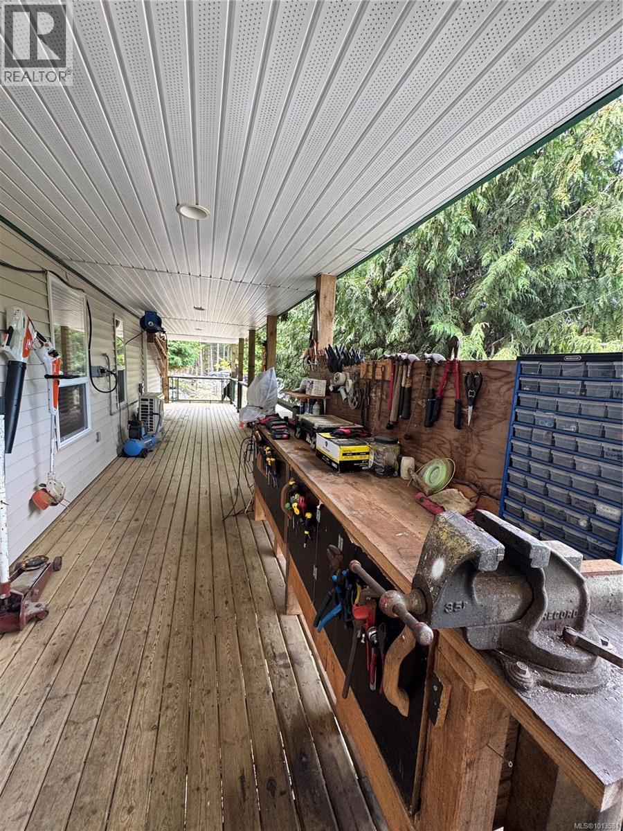 714 Charter Rd, Mayne Island