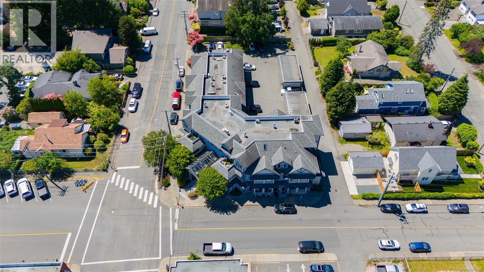 501 4th St, Courtenay - Exteriors - Full Complex View, Drone/Aerial View - Photo 2