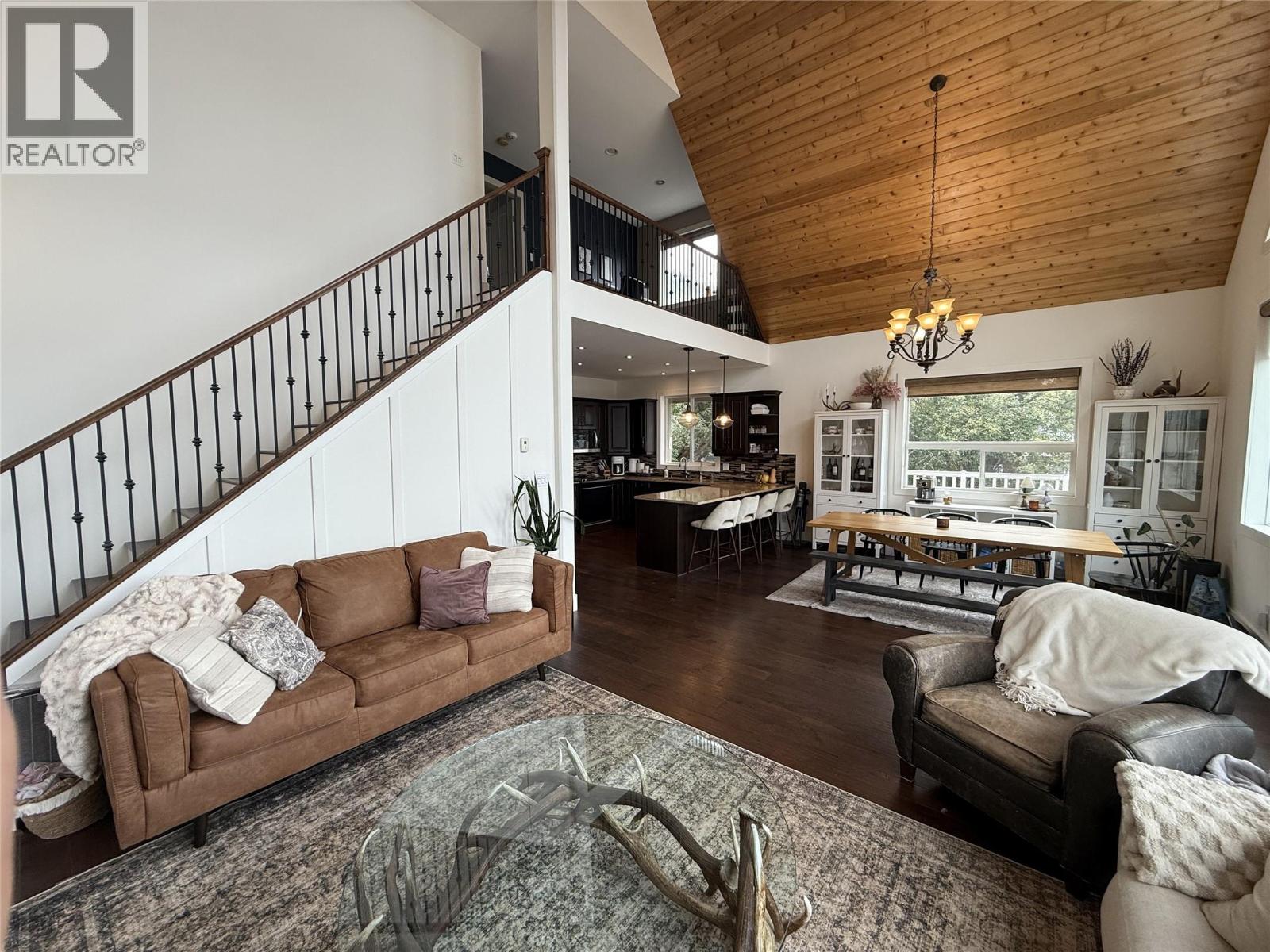 6986 South Moberly Lake Road, Moberly Lake