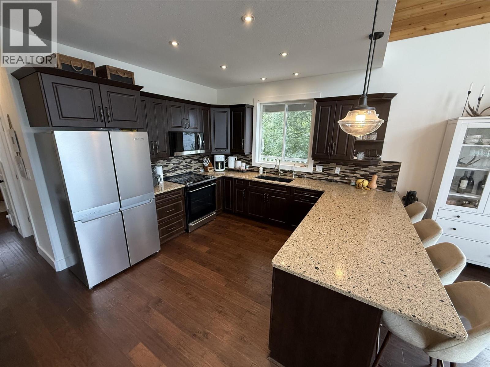 6986 South Moberly Lake Road, Moberly Lake