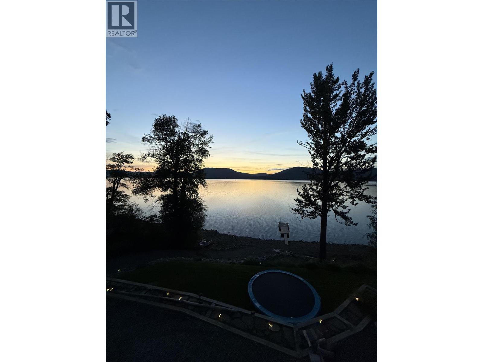 6986 South Moberly Lake Road, Moberly Lake