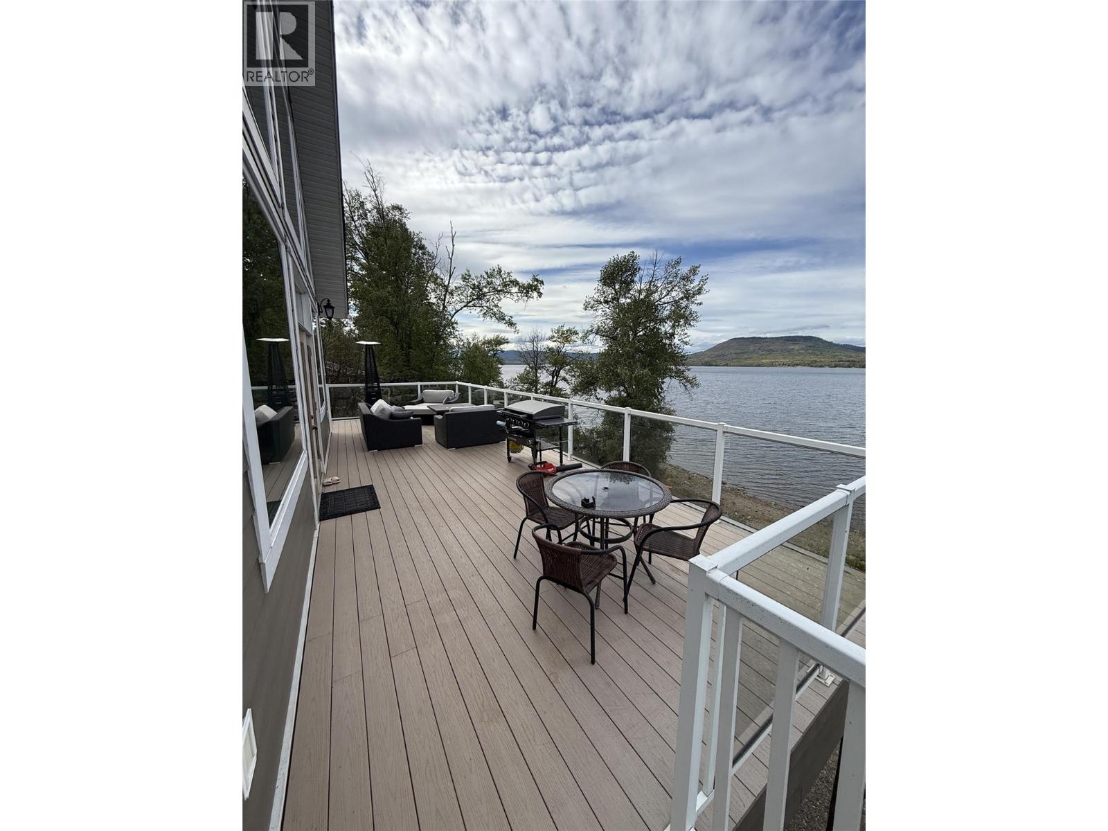 6986 South Moberly Lake Road, Moberly Lake