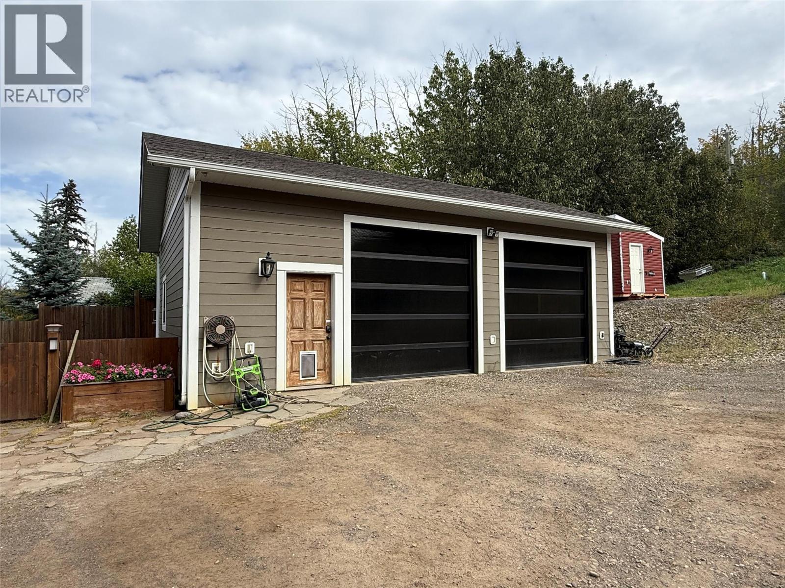 6986 South Moberly Lake Road, Moberly Lake