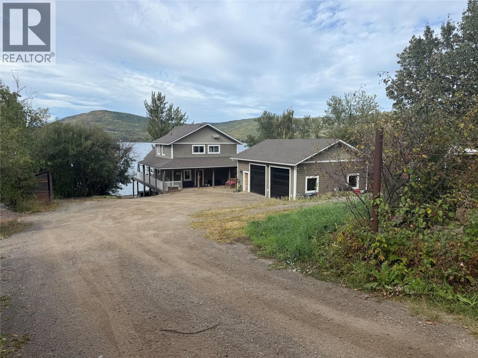6986 South Moberly Lake Road, Moberly Lake