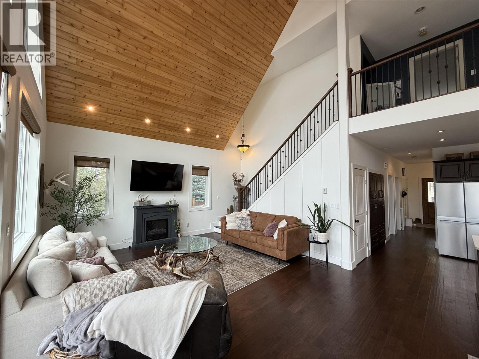 6986 South Moberly Lake Road, Moberly Lake