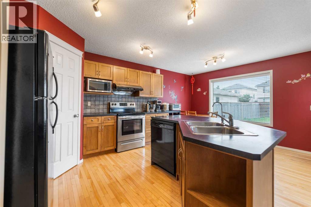 Single Family House for Sale in  Covewood Manor NE Coventry Hills Calgary 