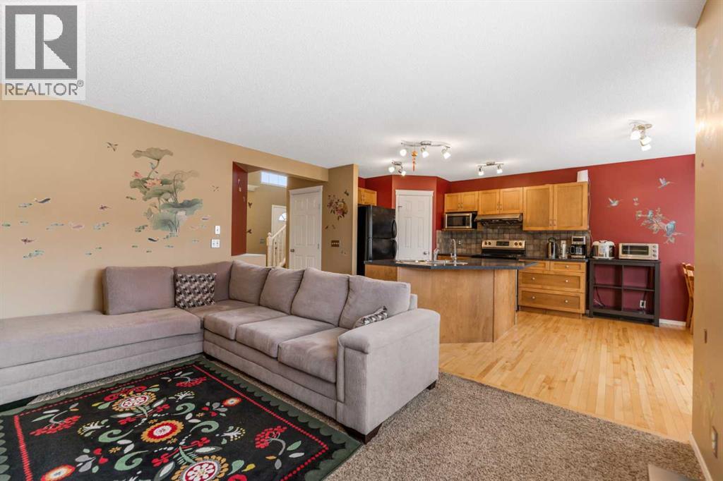 Single Family House for Sale in  Covewood Manor NE Coventry Hills Calgary 