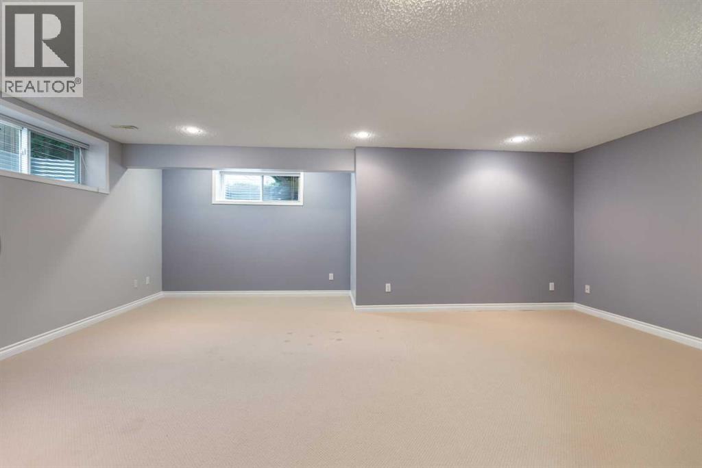 Single Family House for Sale in  Covewood Manor NE Coventry Hills Calgary 