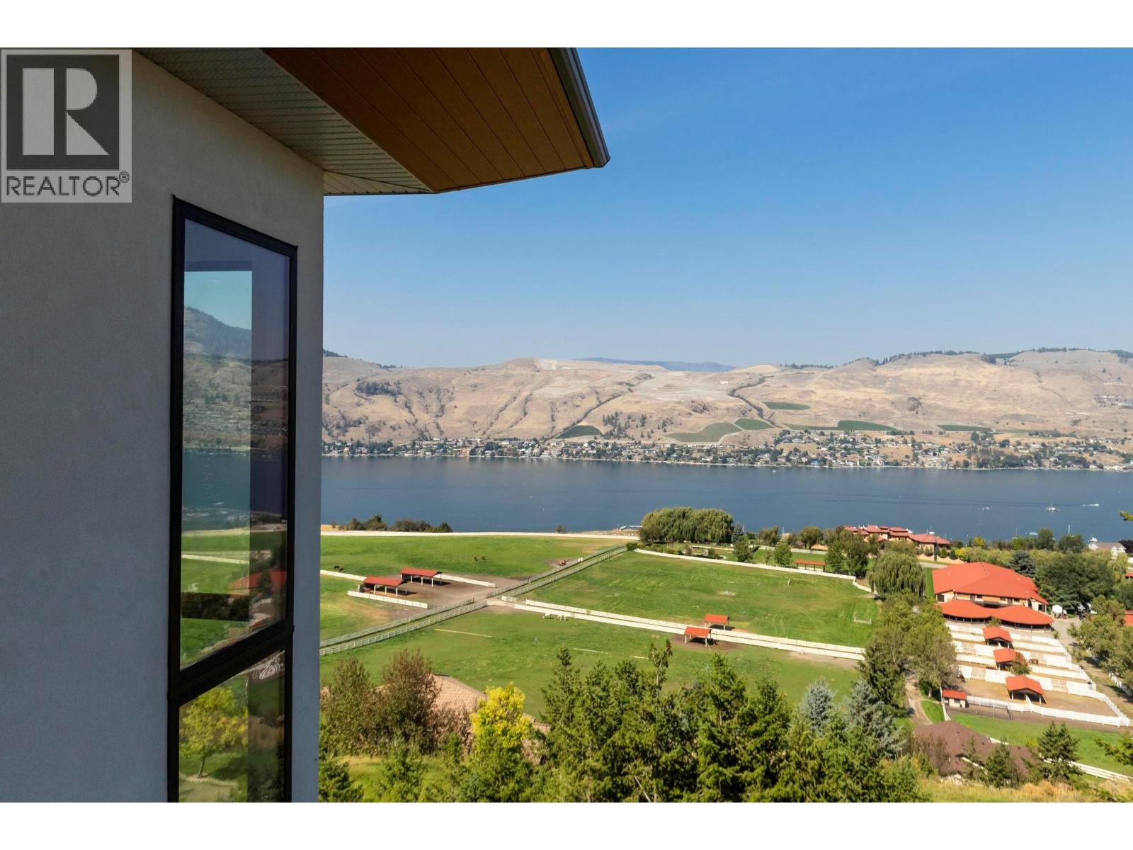  120 Sunset Boulevard, Vernon