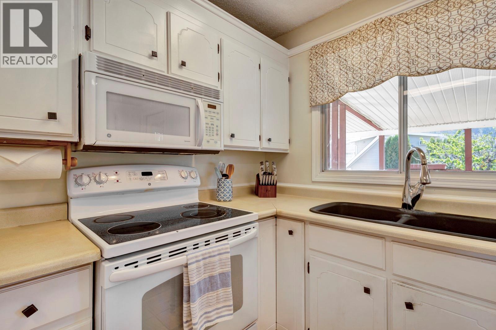  2917 Springfield Road, Kelowna