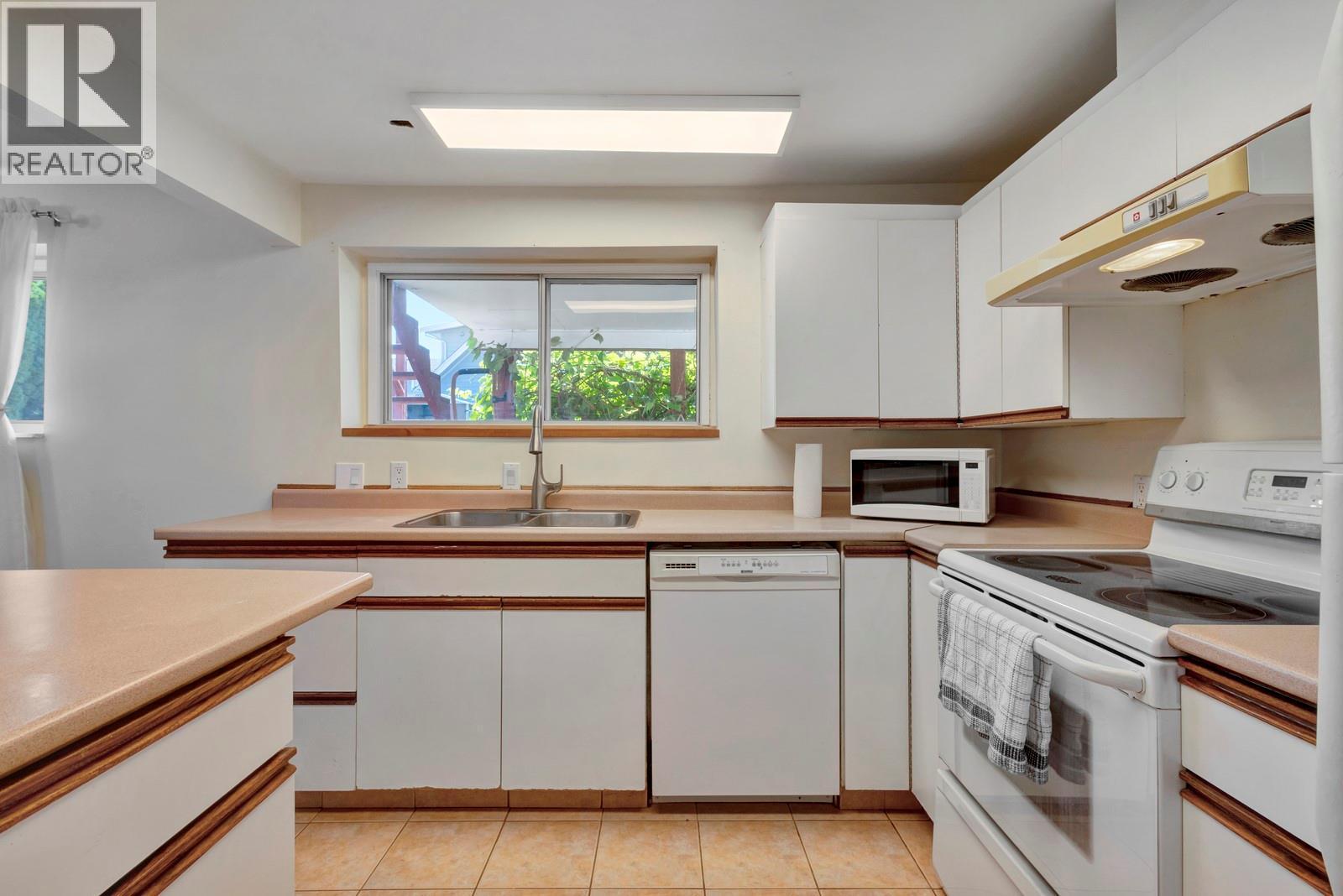  2917 Springfield Road, Kelowna