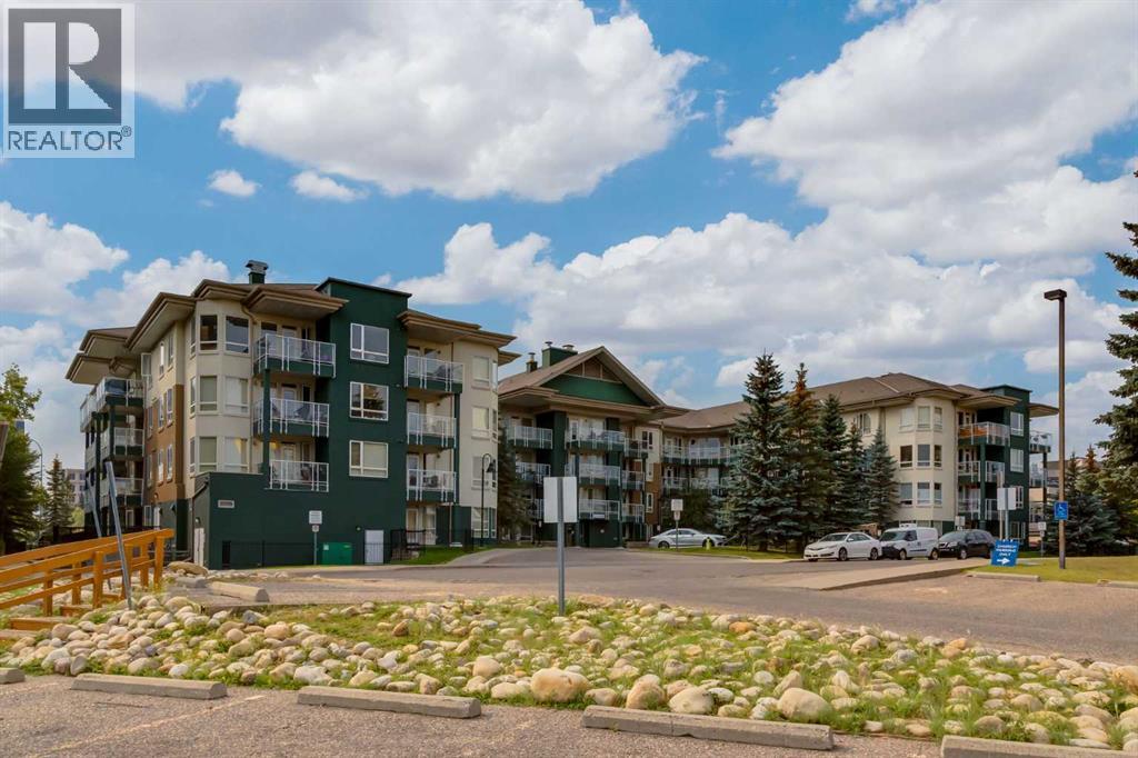 211, 3111 34 Avenue NW, Calgary, Alberta