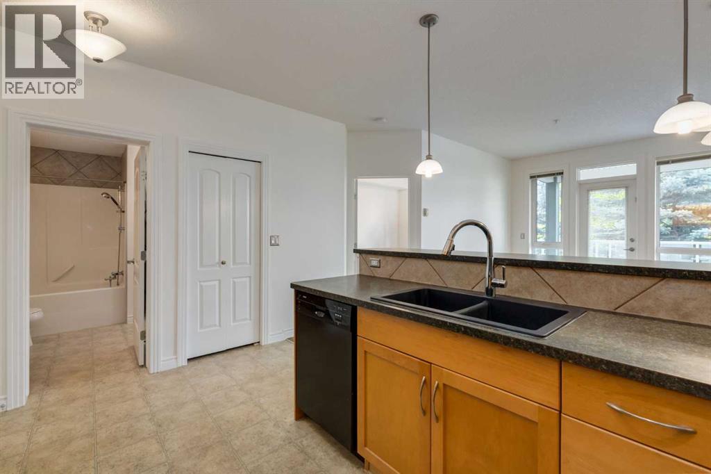 Single Family House for Sale in    Avenue NW Varsity Calgary 