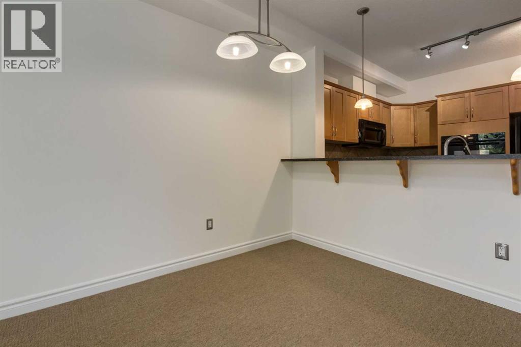 Single Family House for Sale in    Avenue NW Varsity Calgary 
