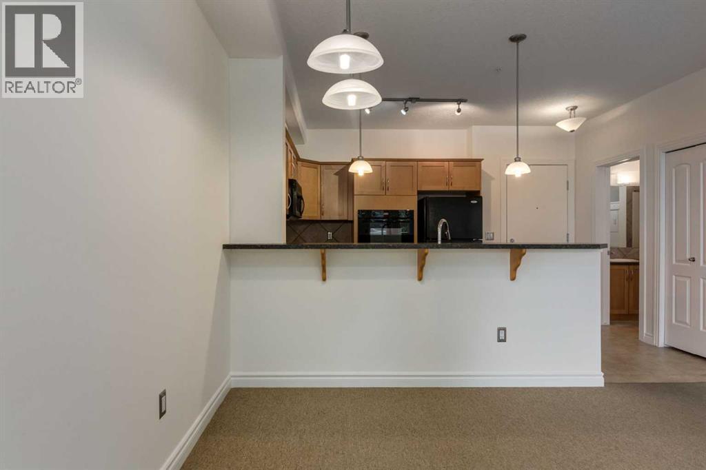 Single Family House for Sale in    Avenue NW Varsity Calgary 