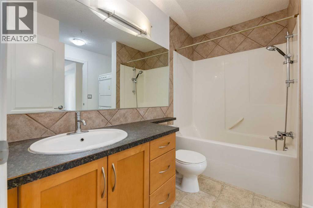 Single Family House for Sale in    Avenue NW Varsity Calgary 