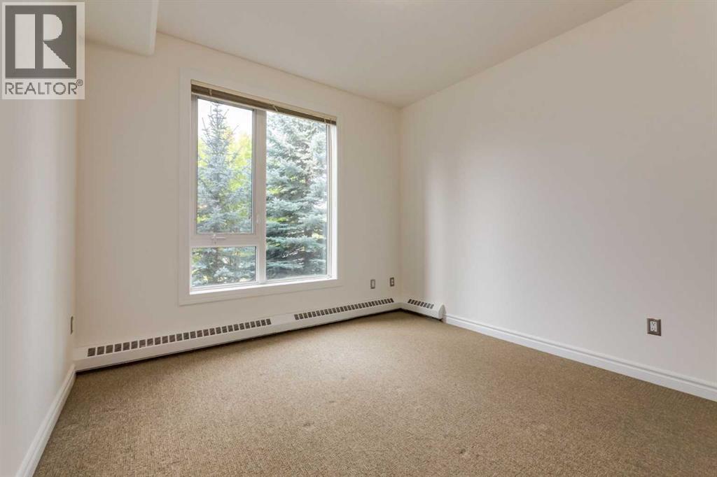 Single Family House for Sale in    Avenue NW Varsity Calgary 