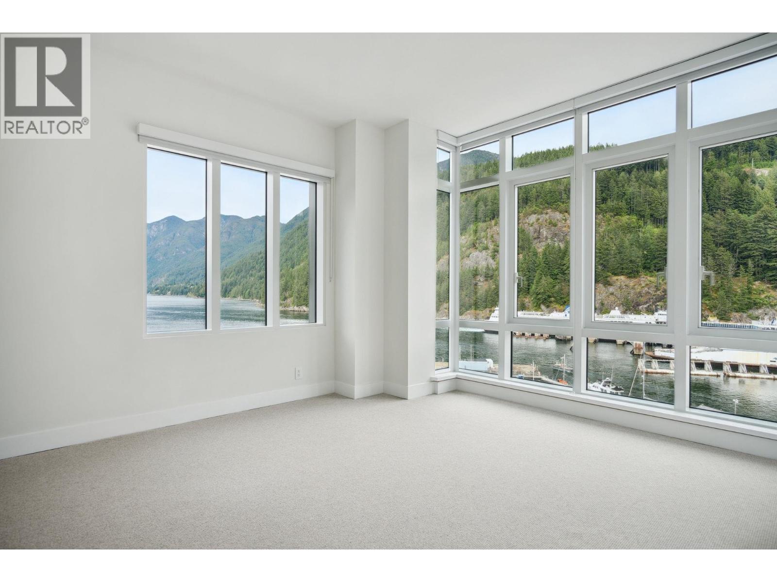 702 6707 NELSON AVENUE, West Vancouver