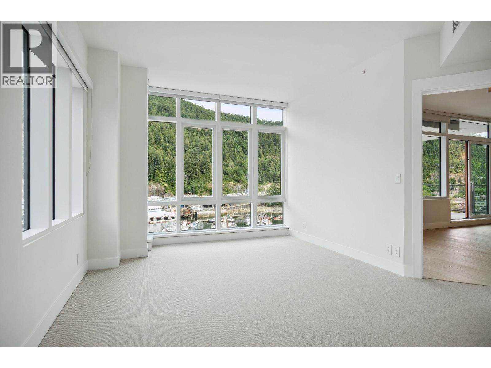 702 6707 NELSON AVENUE, West Vancouver