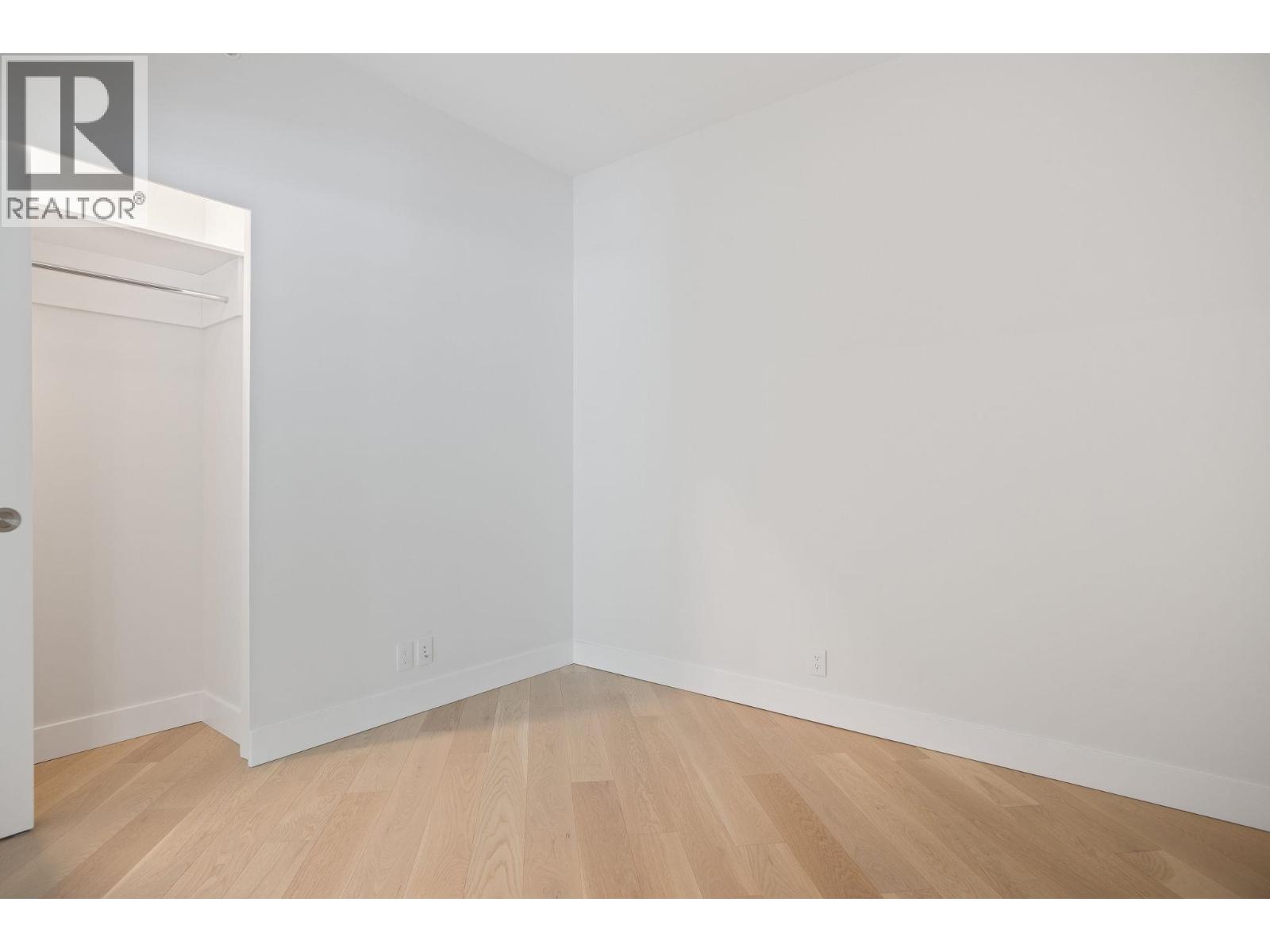 702 6707 NELSON AVENUE, West Vancouver