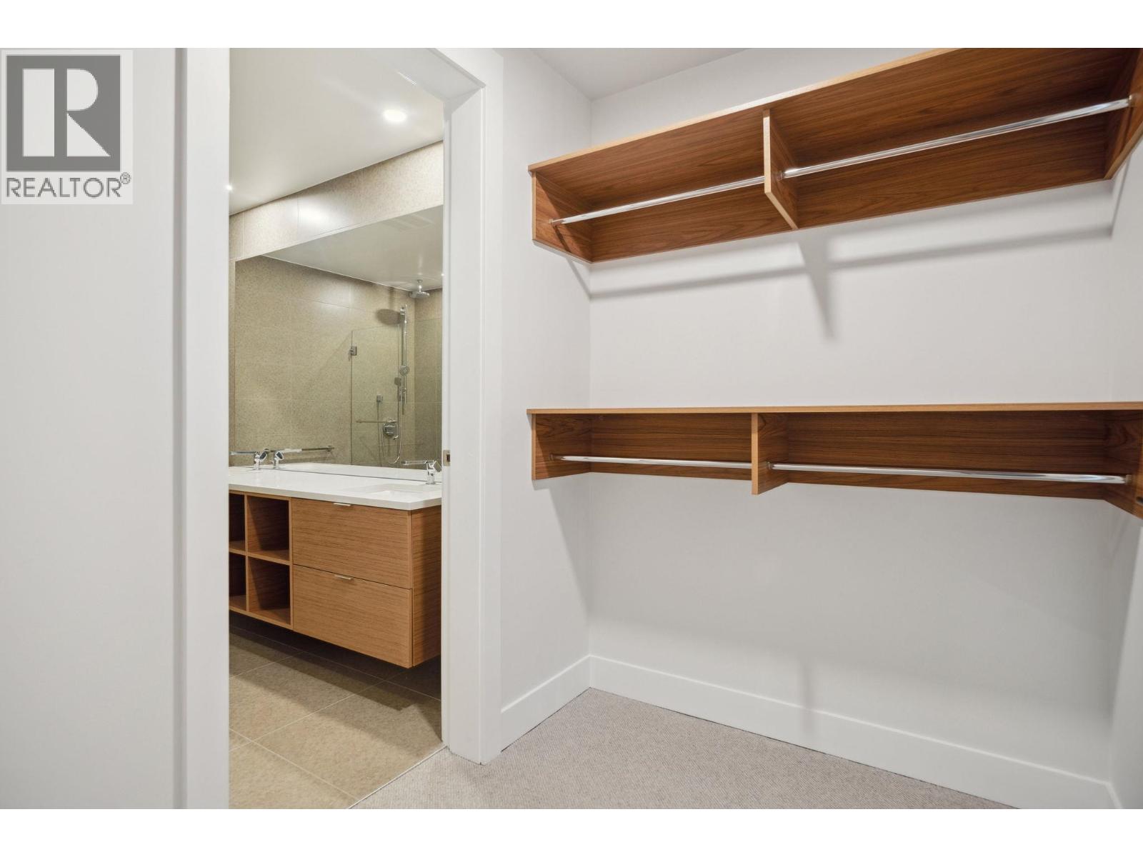 702 6707 NELSON AVENUE, West Vancouver