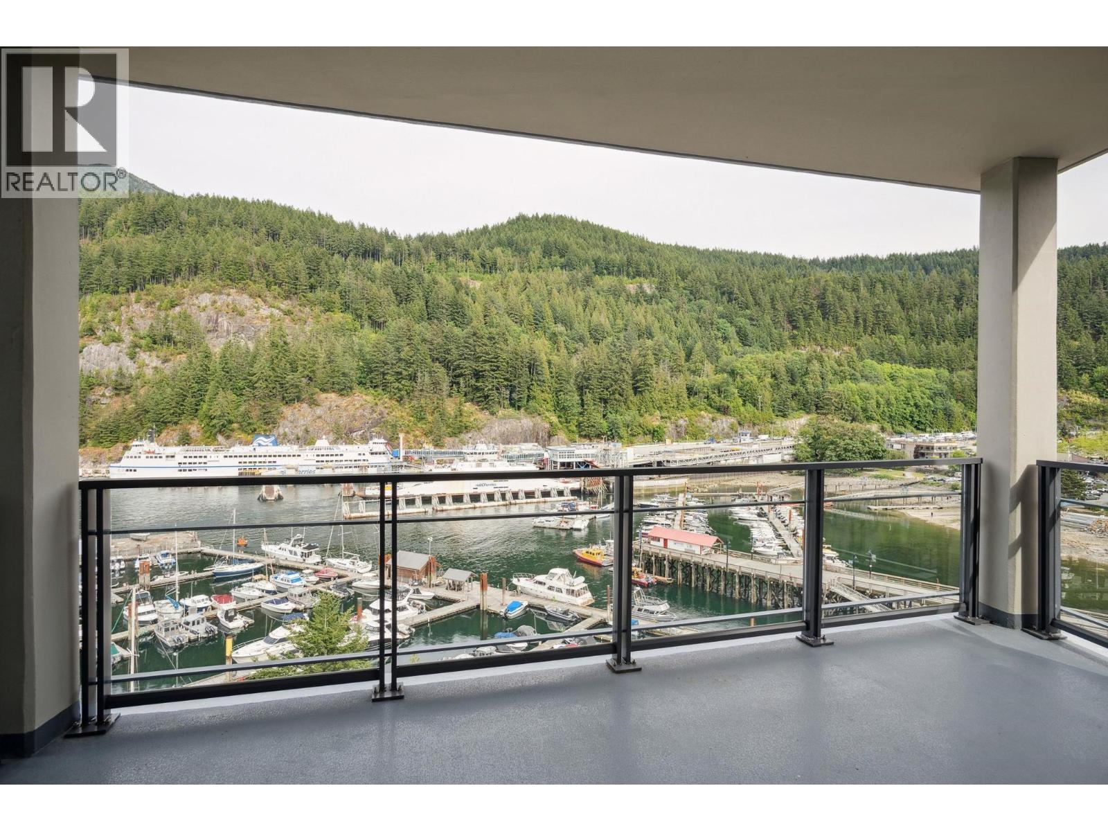 702 6707 NELSON AVENUE, West Vancouver