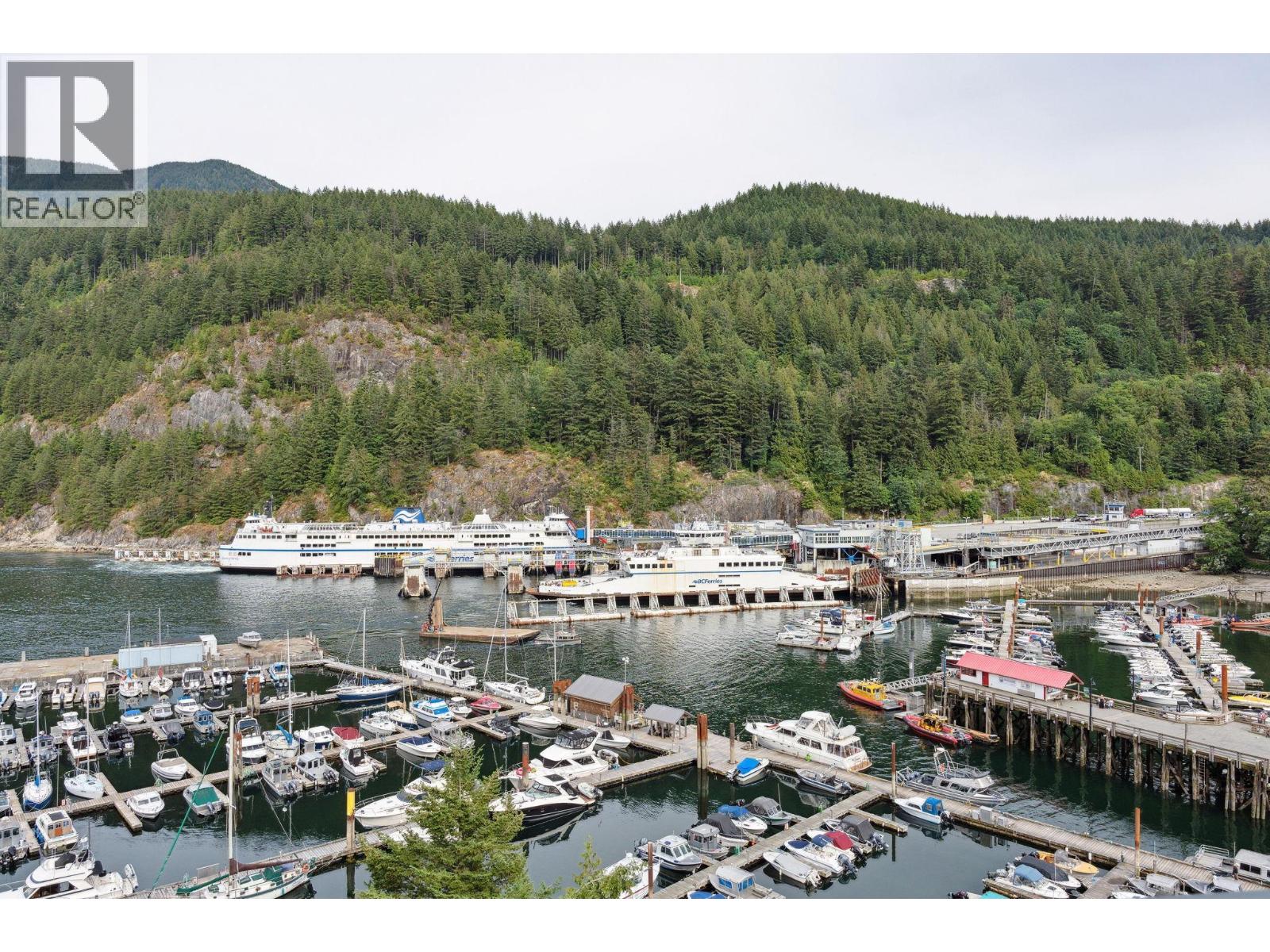 702 6707 NELSON AVENUE, West Vancouver