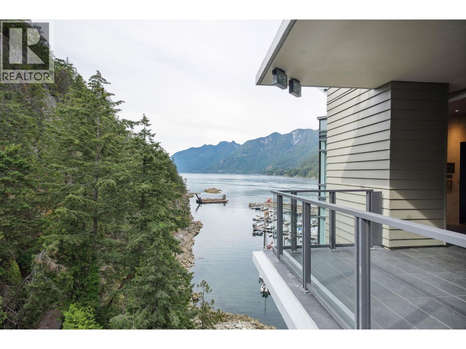 702 6707 NELSON AVENUE, West Vancouver