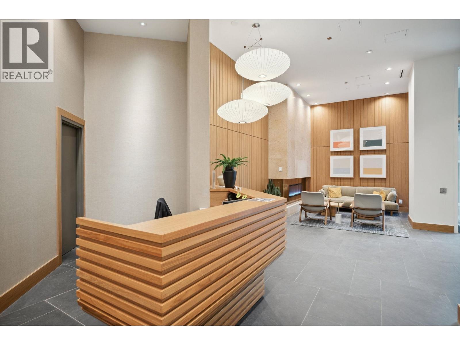 702 6707 NELSON AVENUE, West Vancouver