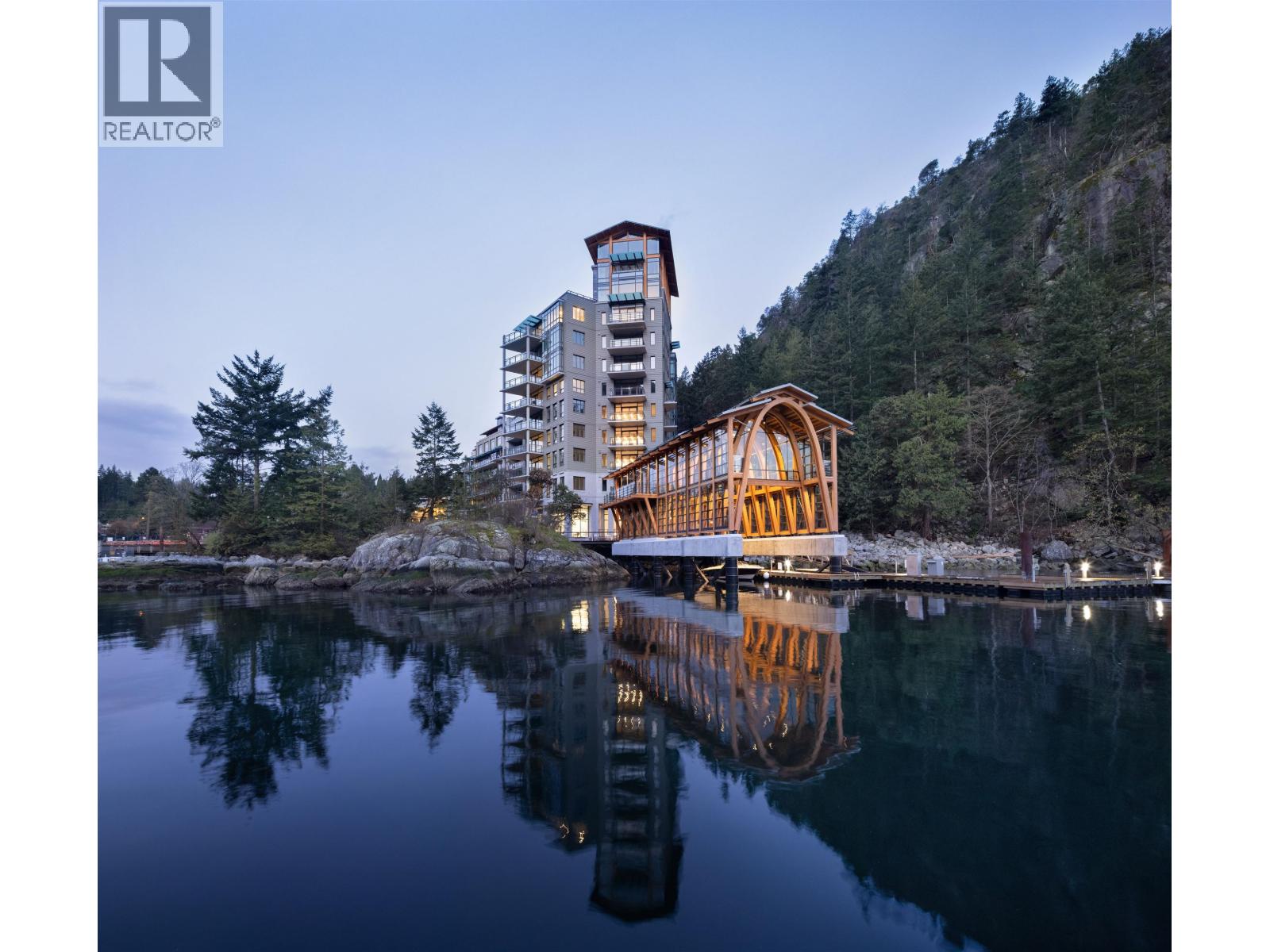 702 6707 NELSON AVENUE, West Vancouver
