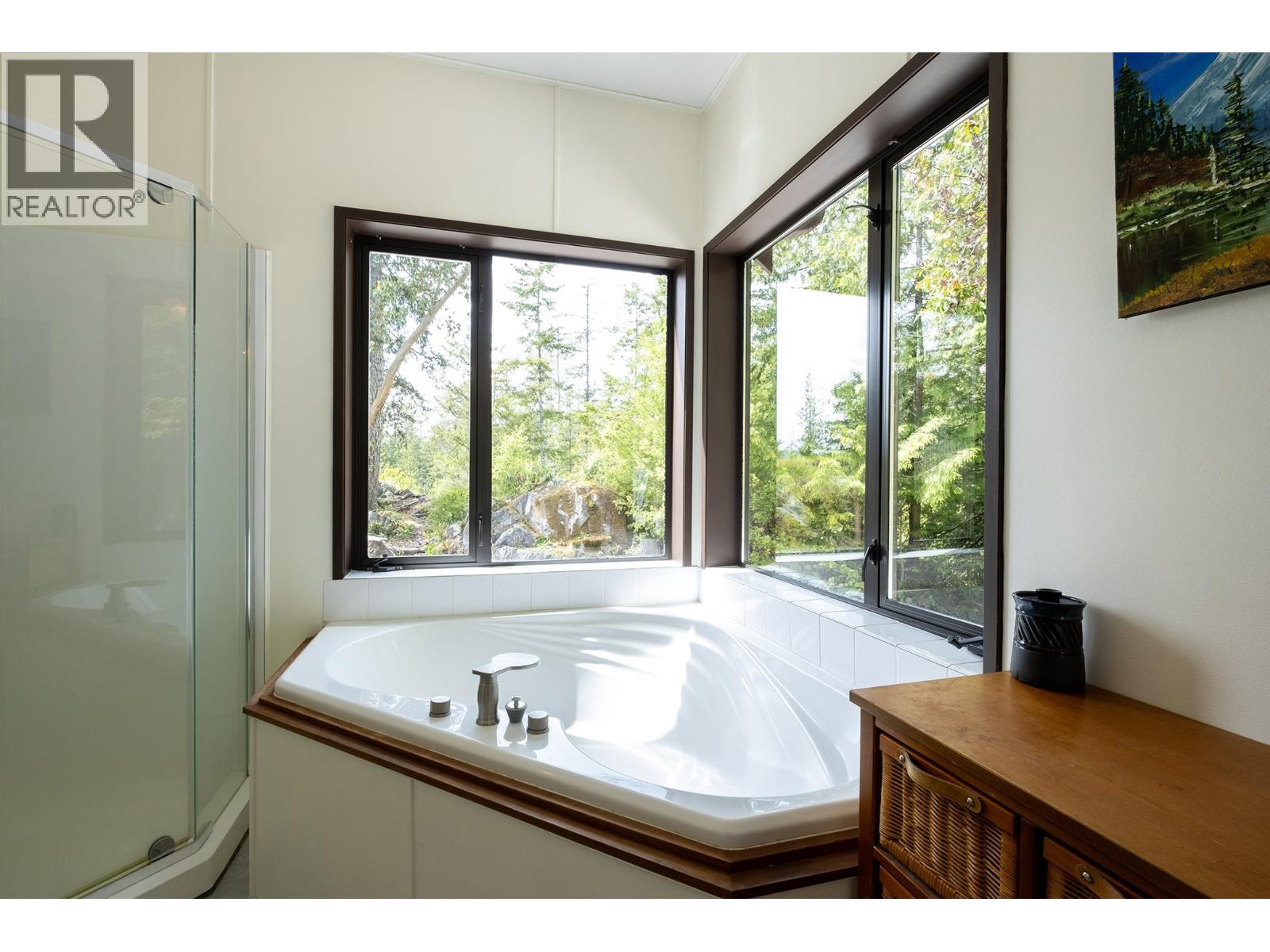 11832 SUNSHINE COAST HIGHWAY, Pender Harbour