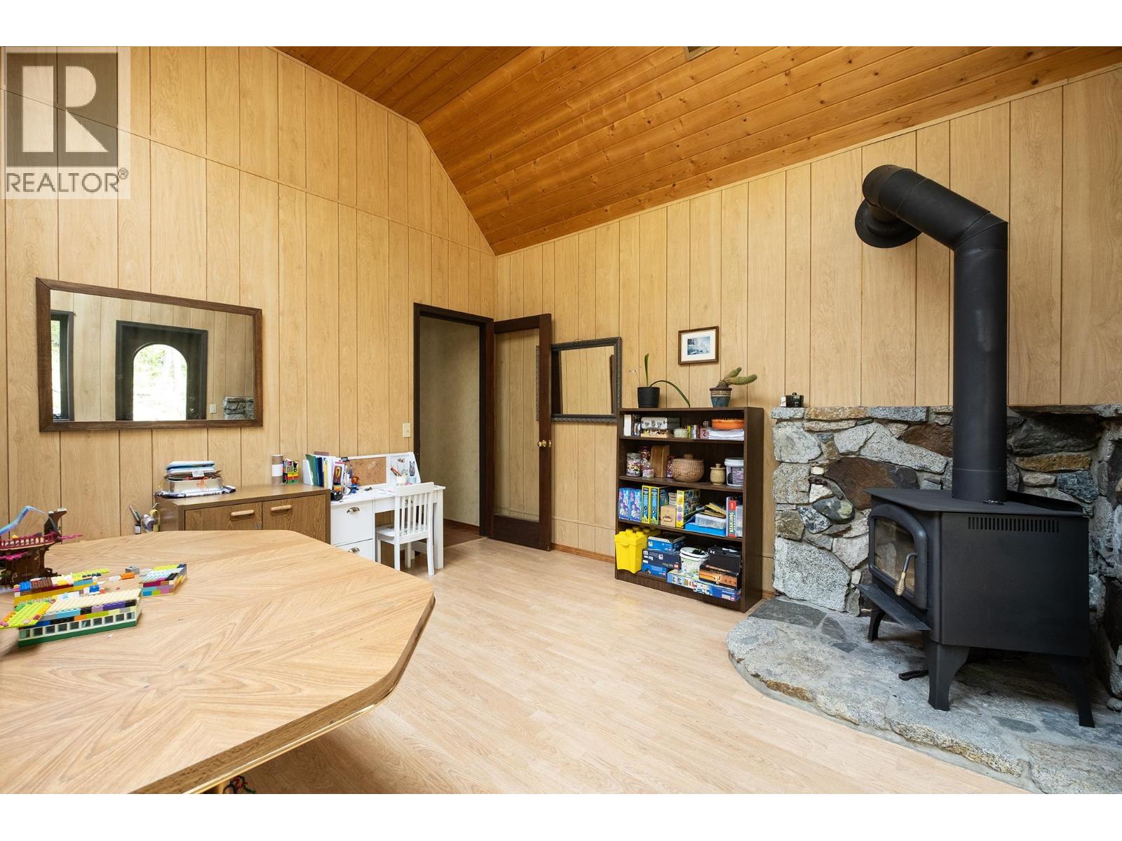 11832 SUNSHINE COAST HIGHWAY, Pender Harbour