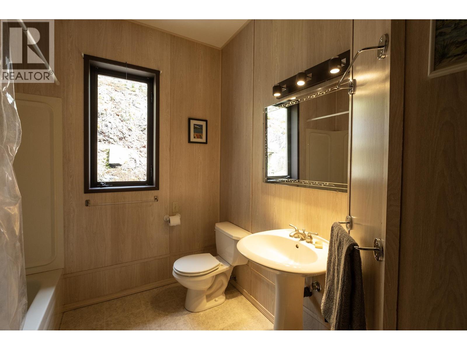 11832 SUNSHINE COAST HIGHWAY, Pender Harbour