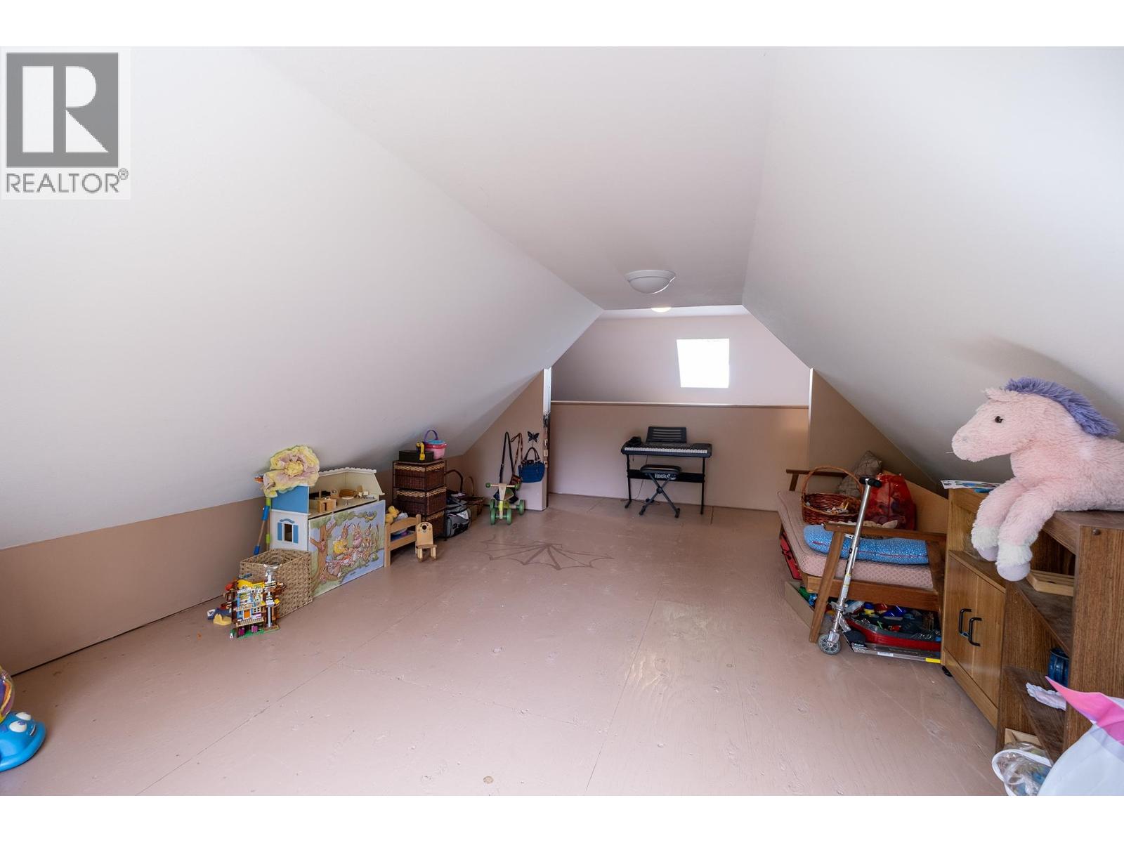 11832 SUNSHINE COAST HIGHWAY, Pender Harbour