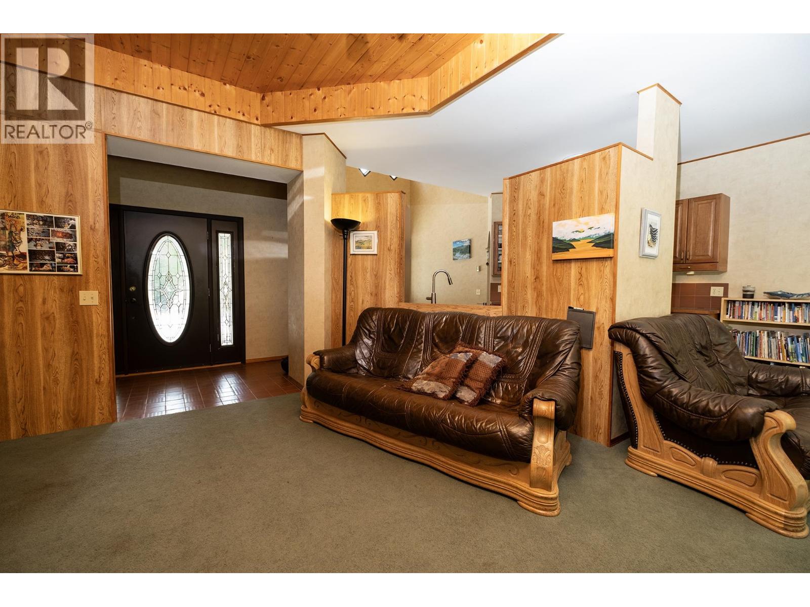 11832 SUNSHINE COAST HIGHWAY, Pender Harbour