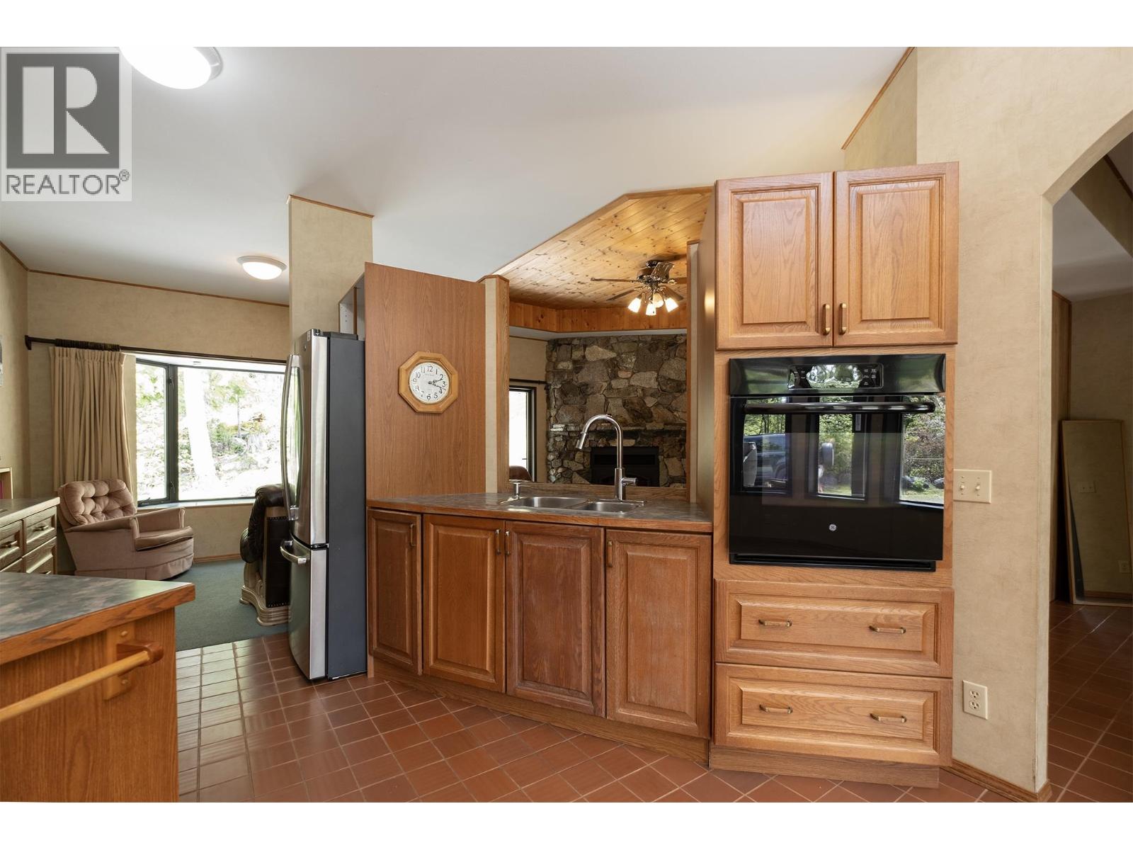 11832 SUNSHINE COAST HIGHWAY, Pender Harbour