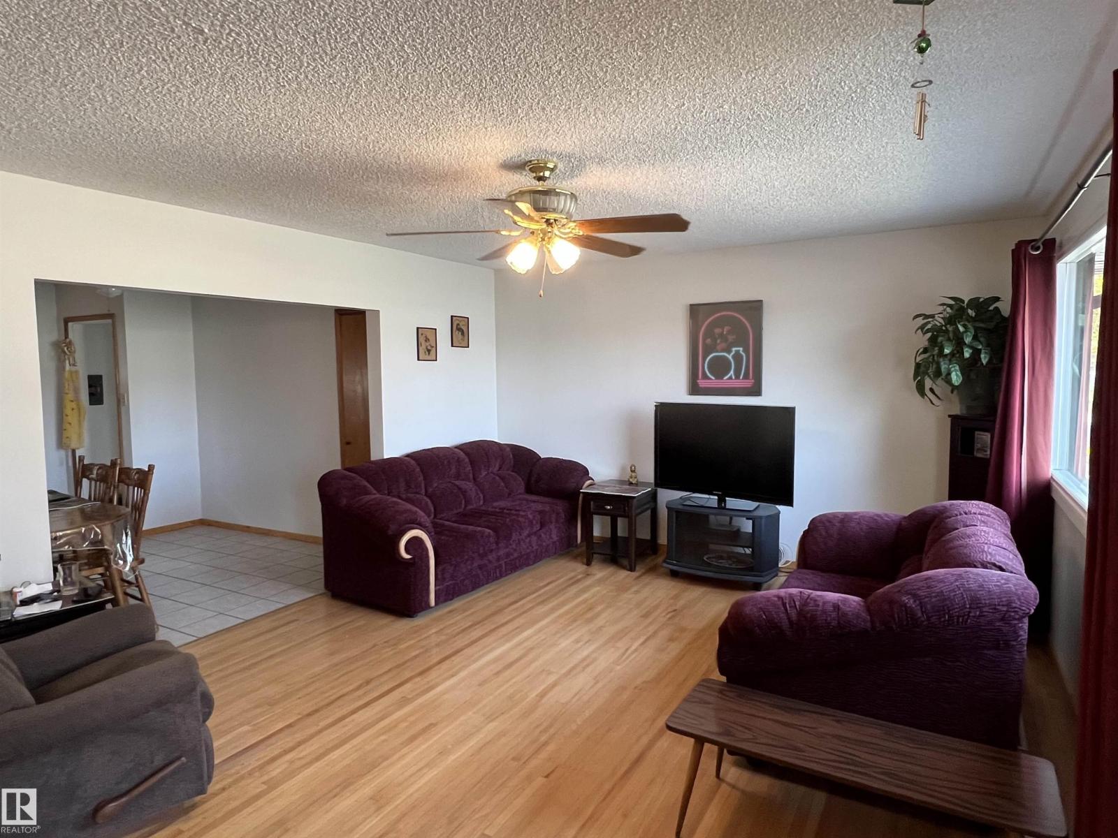 Single Family House Raised bungalow for Sale in    AV NW Edmonton 
