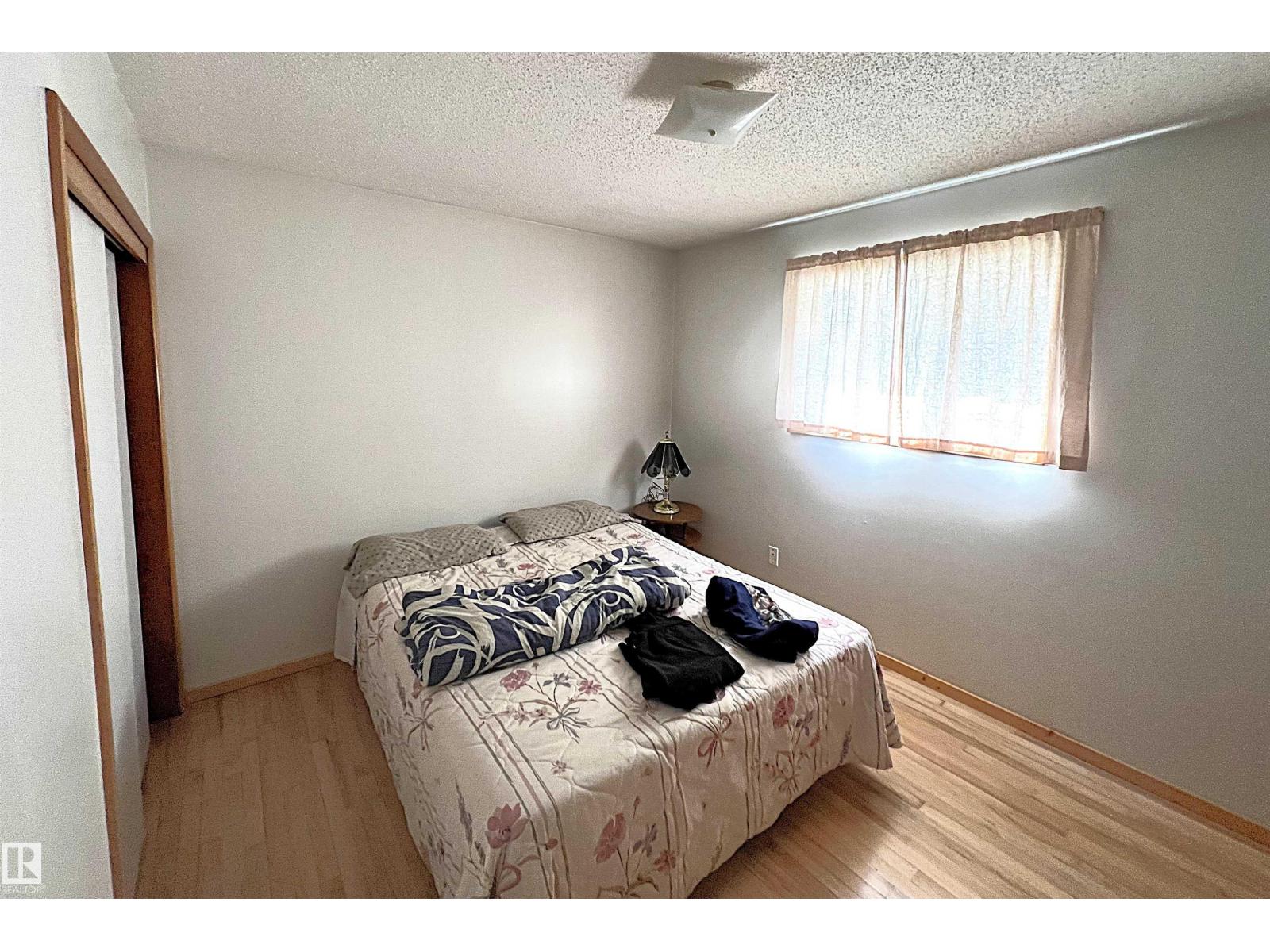 Single Family House Raised bungalow for Sale in    AV NW Edmonton 