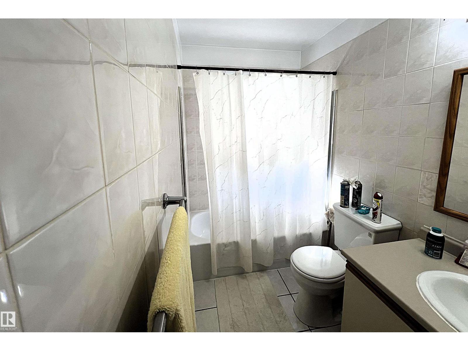 Single Family House Raised bungalow for Sale in    AV NW Edmonton 