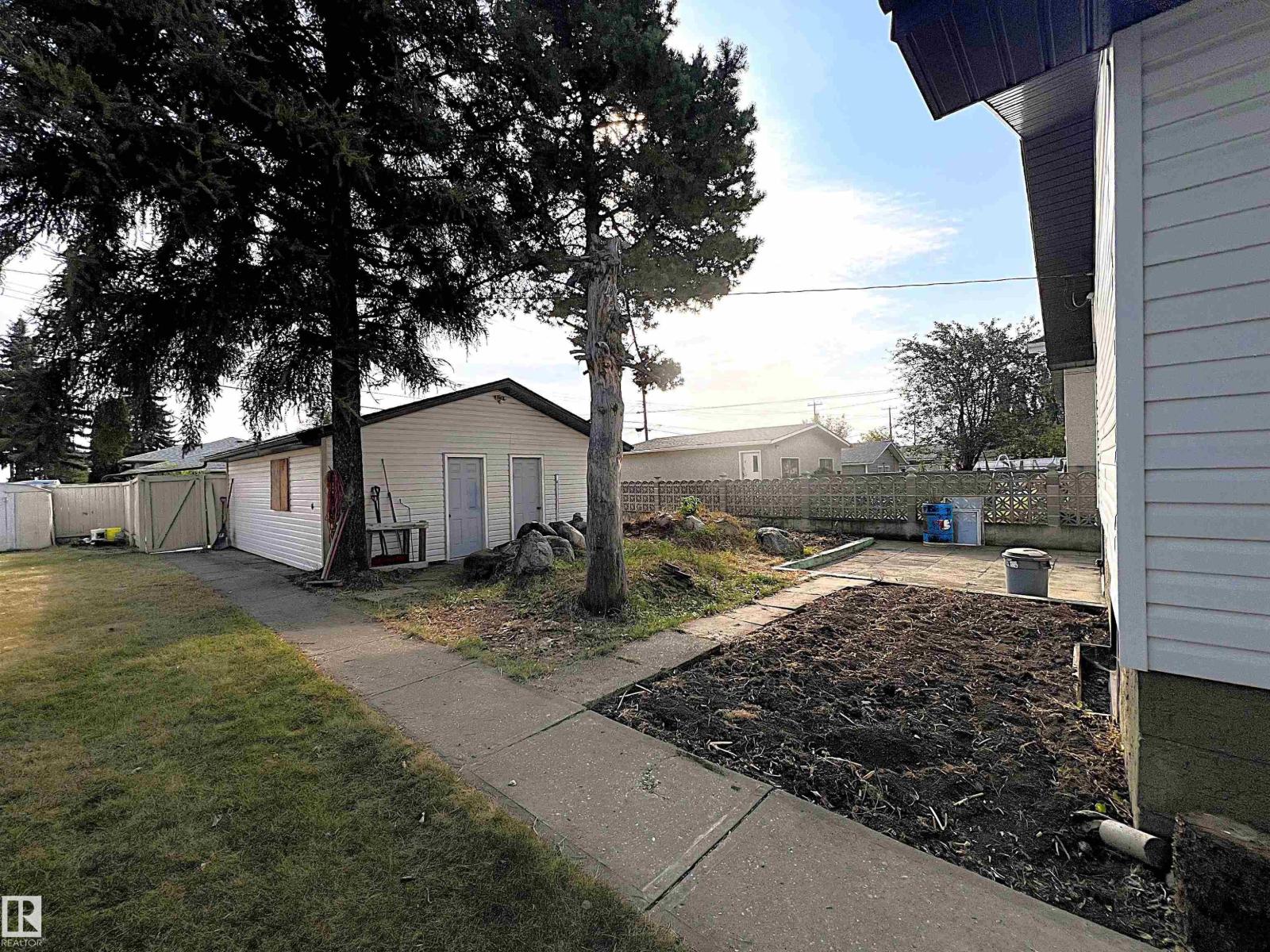 Single Family House Raised bungalow for Sale in    AV NW Edmonton 