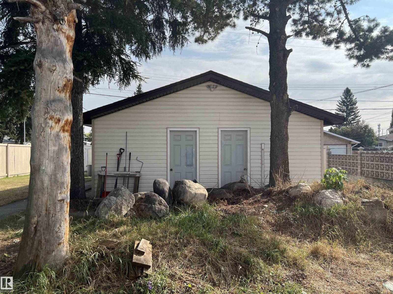 Single Family House Raised bungalow for Sale in    AV NW Edmonton 