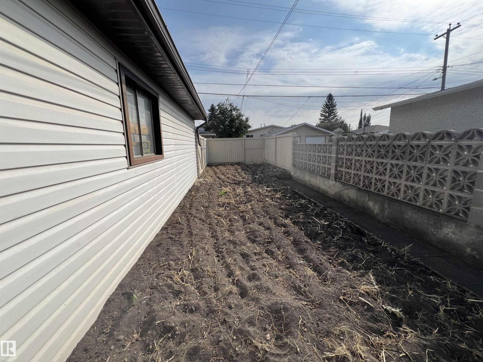 Single Family House Raised bungalow for Sale in    AV NW Edmonton 